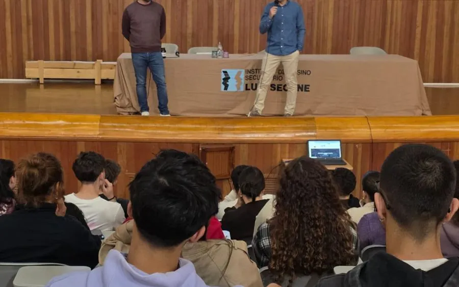 Charla sobre o Colmenar de Sara no salón de actos